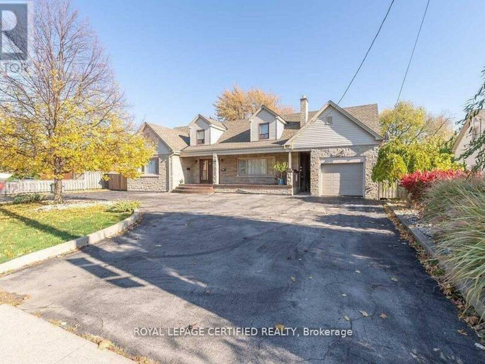 110 GRAY ROAD, Hamilton, Ontario L8G 3V1