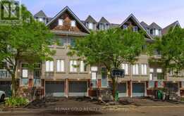 37 - 800 DUNDAS STREET W | Mississauga Ontario | Slide Image One