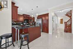 81 MORNING MIST DRIVE | Hamilton Ontario | Slide Image Thirteen