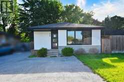 922 CENTRE STREET N | Whitby Ontario | Slide Image One
