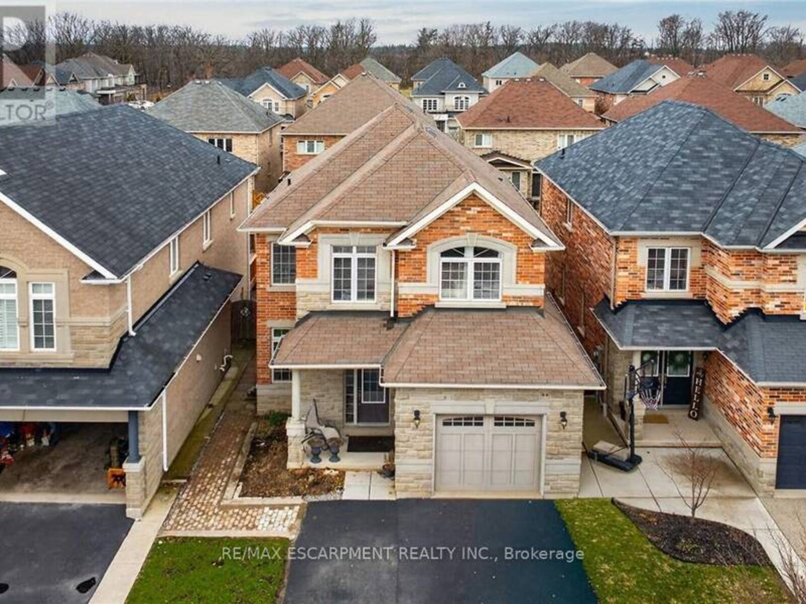 44 MATTEO TRAIL, Hamilton, Ontario L9B 0E6