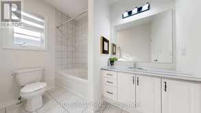 56 CONNELL DRIVE | Georgina Ontario | Slide Image Nineteen
