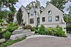 238 MINEOLA ROAD W | Mississauga Ontario | Slide Image Ten