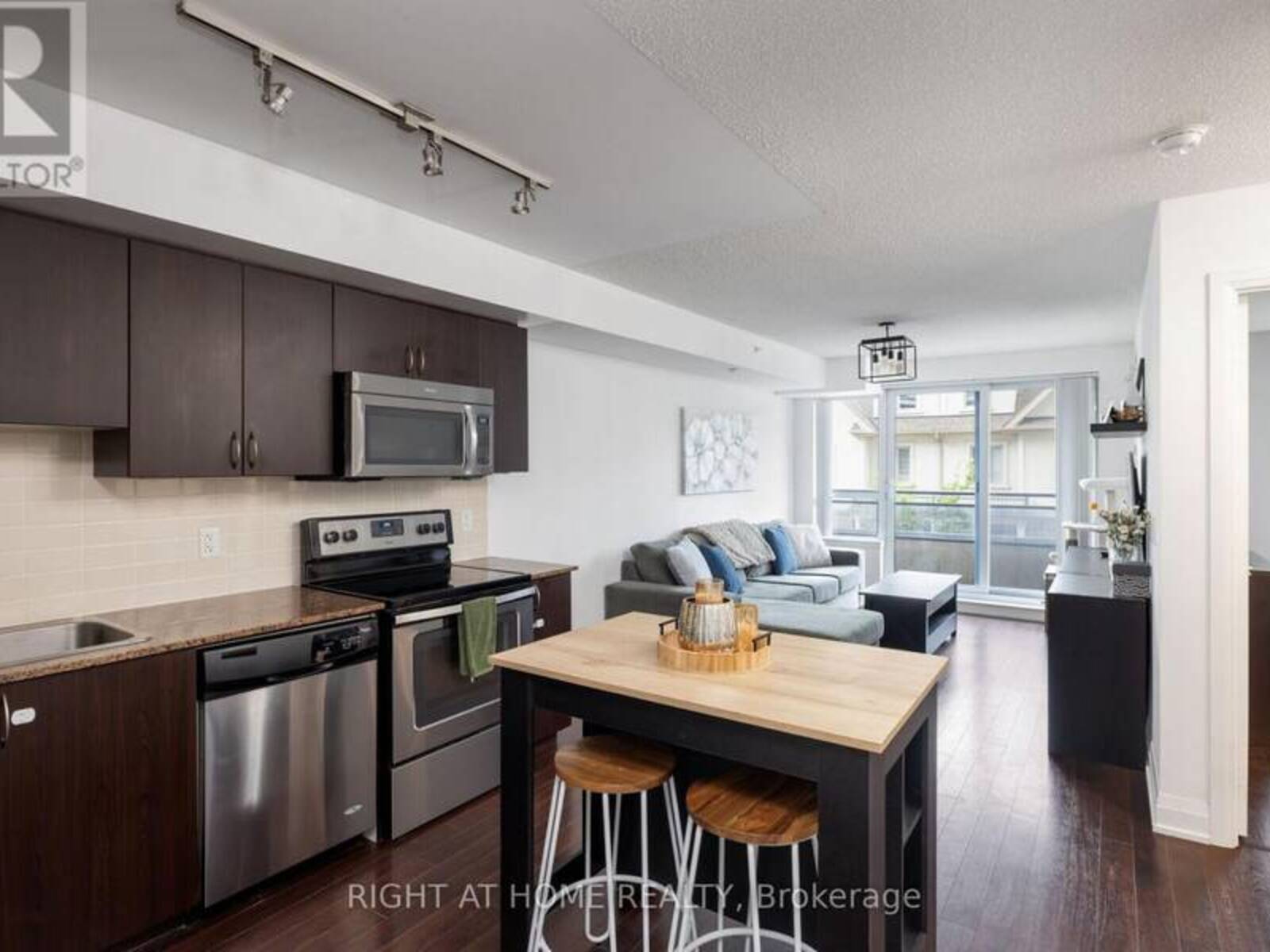 220 - 376 HIGHWAY 7 E, Richmond Hill, Ontario L4B 0C7
