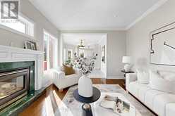 19 FOUNTAIN COURT | Richmond Hill Ontario | Slide Image Twelve