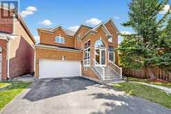 19 FOUNTAIN COURT | Richmond Hill Ontario | Slide Image Two