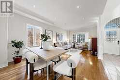 19 FOUNTAIN COURT | Richmond Hill Ontario | Slide Image Nine
