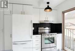 201 - 4872 VALLEY WAY | Niagara Falls Ontario | Slide Image Five