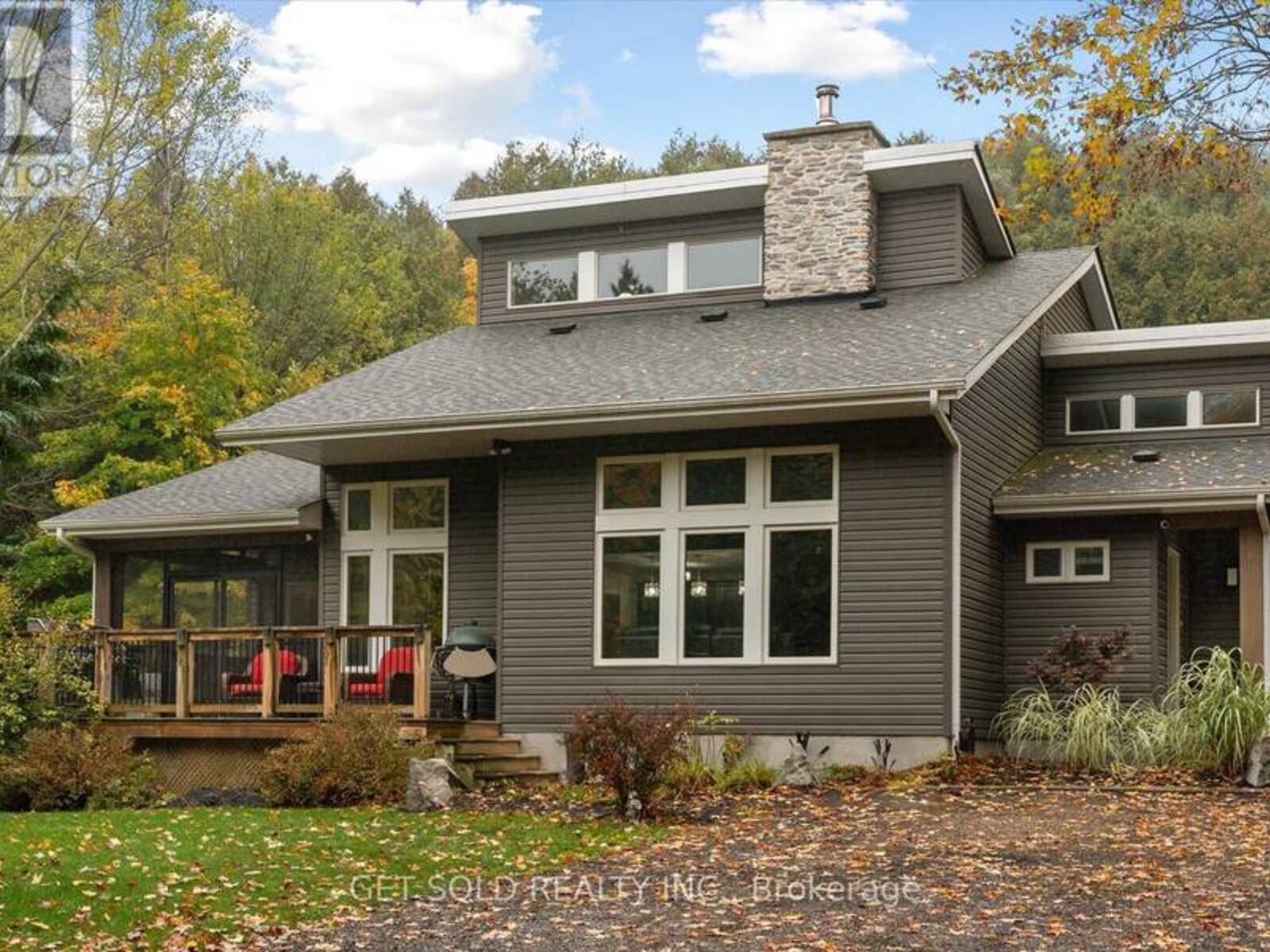 11 FIELDWAY COURT, Horning's Mills, Ontario L0N 1J0