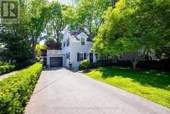 32 PARK AVENUE | Oakville Ontario | Slide Image Two
