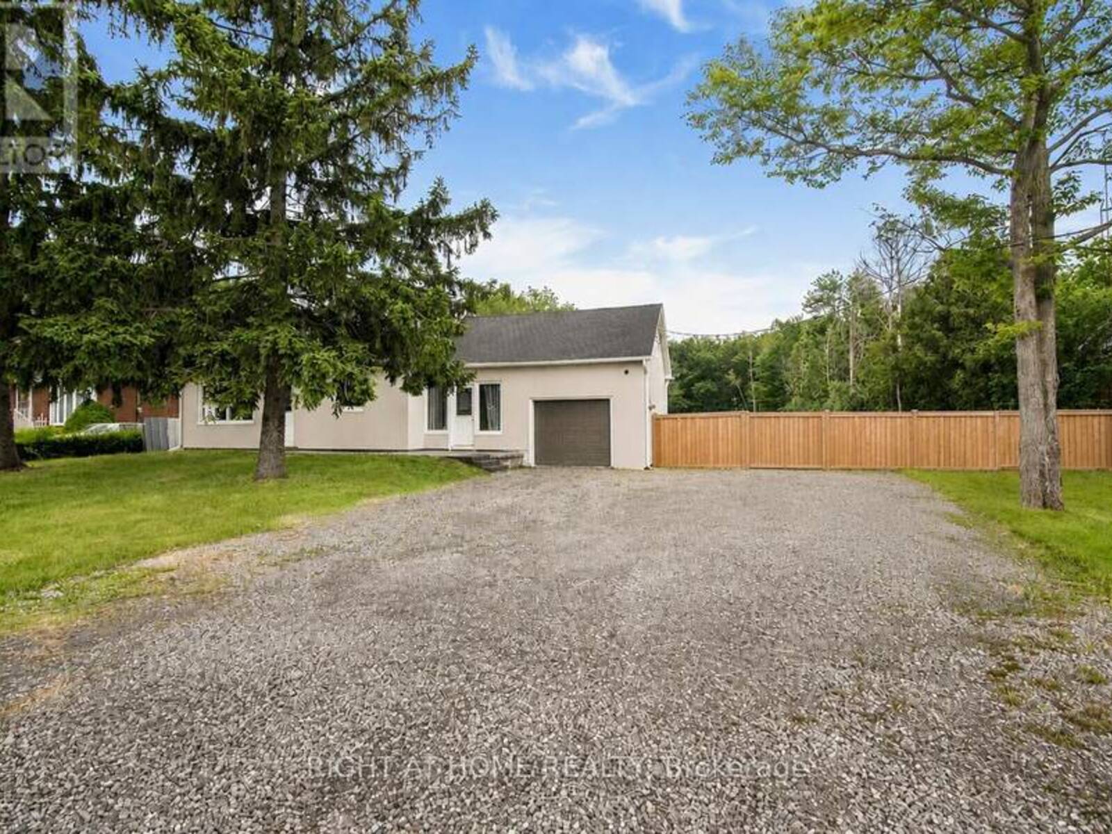 100 GREEN MOUNTAIN ROAD E, Hamilton, Ontario L8J 2W4