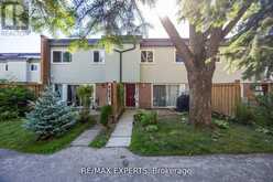 242 MILESTONE CRESCENT | Aurora Ontario | Slide Image One