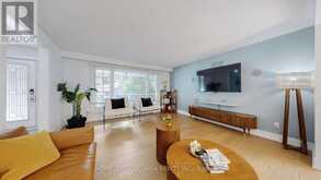 54 SENATOR REESOR'S DRIVE | Markham Ontario | Slide Image Four
