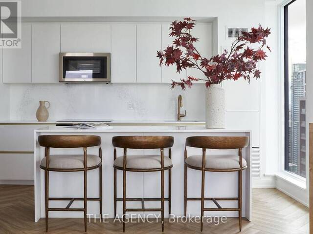 PH04 - 327 KING STREET W Toronto Ontario, M5V 1J5 - 2 Bedrooms Condo For Sale