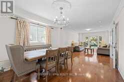 33 AUTUMN WAY | Aurora Ontario | Slide Image Thirteen