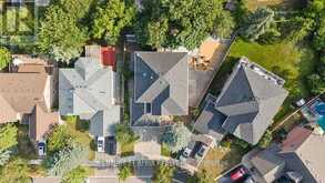 33 AUTUMN WAY | Aurora Ontario | Slide Image Fifty