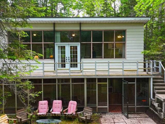 49 LESLIE STREET Wasaga Beach Ontario, L9Z 2R3 - 2 Bedrooms Home For Sale