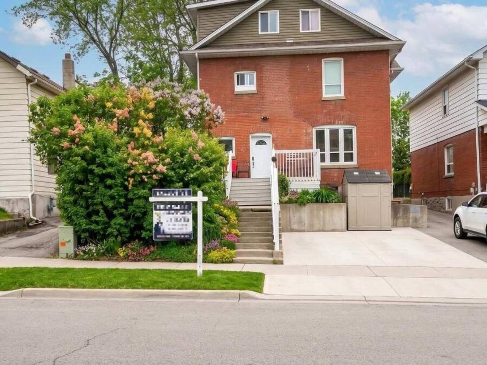 71 JOHN STREET E, Bradford West Gwillimbury, Ontario L3Z 1G3