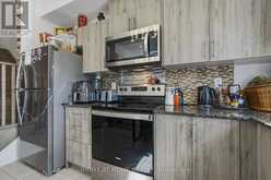 15 HAY LANE | Barrie Ontario | Slide Image Thirteen