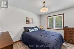 20 MACTAVESH CRESCENT | Bayfield Ontario | Slide Image Eighteen