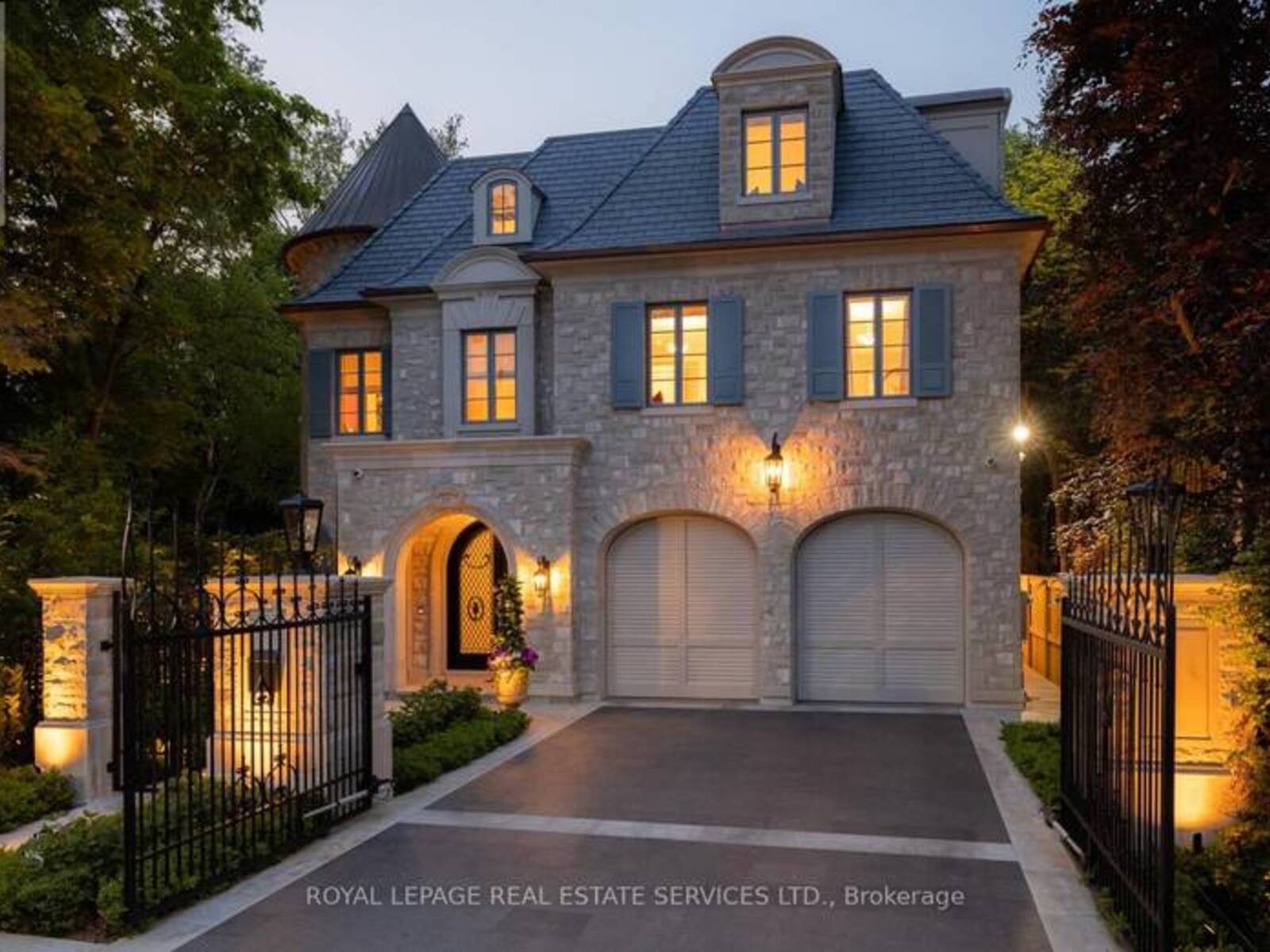 221 FOREST HILL ROAD, Toronto, Ontario M5P 2N3