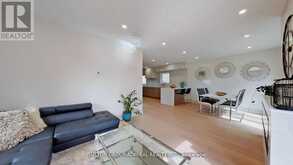 470 DOUBLETREE LANE | Newmarket Ontario | Slide Image Seven