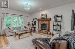 11 OAKMONT AVENUE | Oro-Medonte Ontario | Slide Image Four