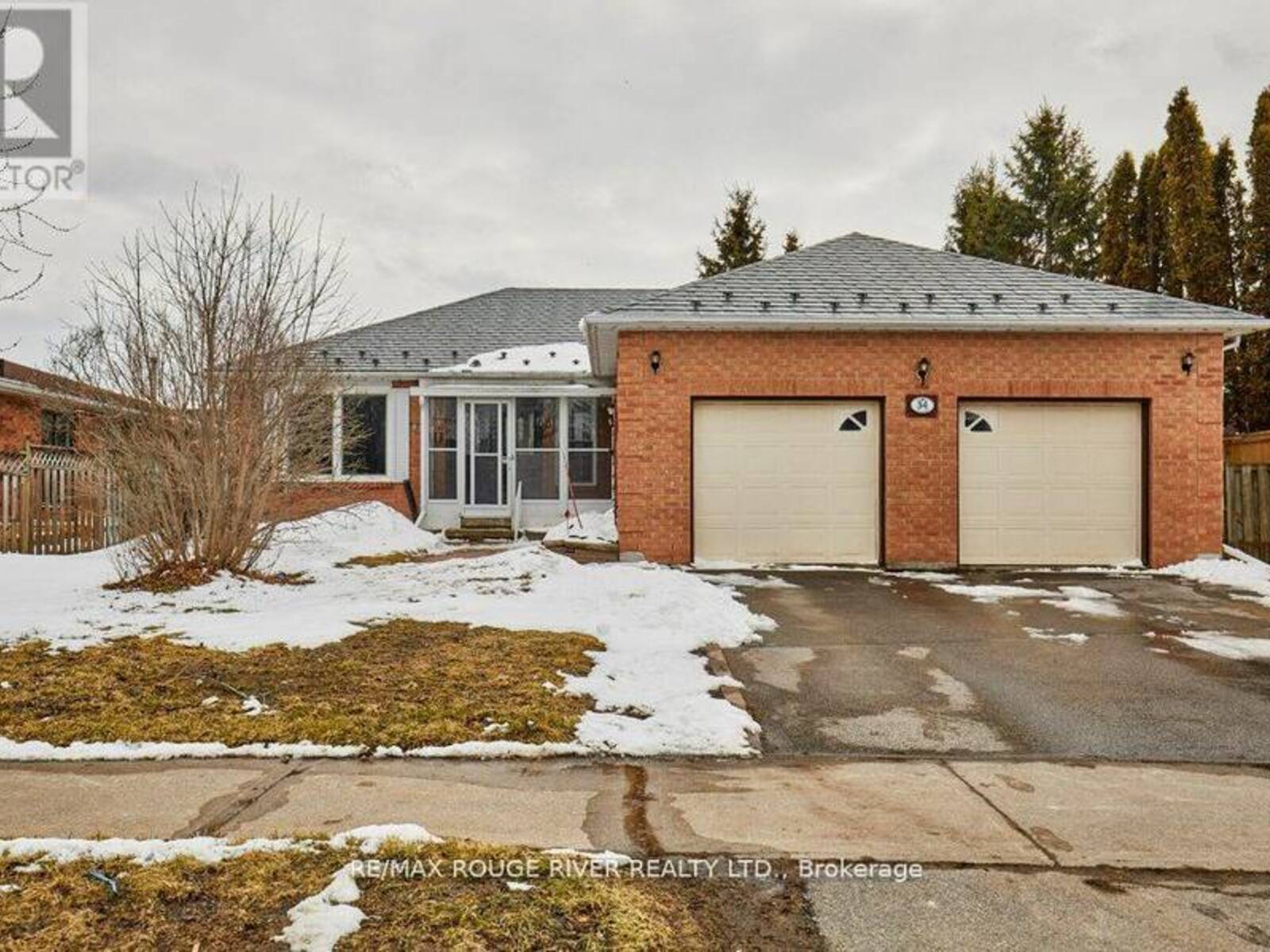 34 CEDAR COURT, Lindsay, Ontario K9V 6A9