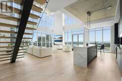 PH06 - 15 ICEBOAT TERRACE | Toronto Ontario | Slide Image Eight