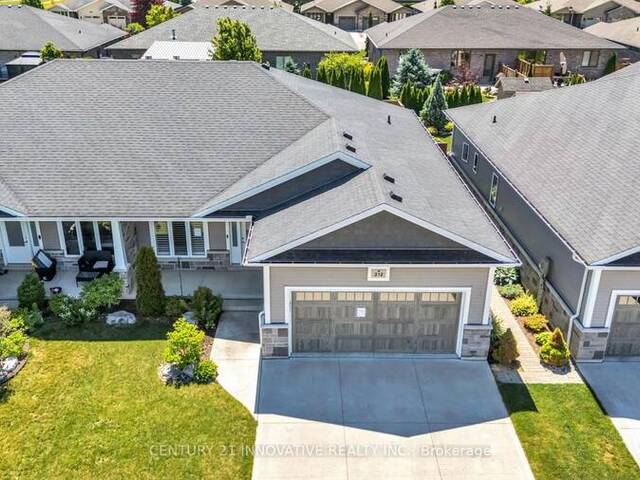 212 SUMMERSET PLACE Chatham Ontario, N7L 0G4 - 4 Bedrooms Home For Sale