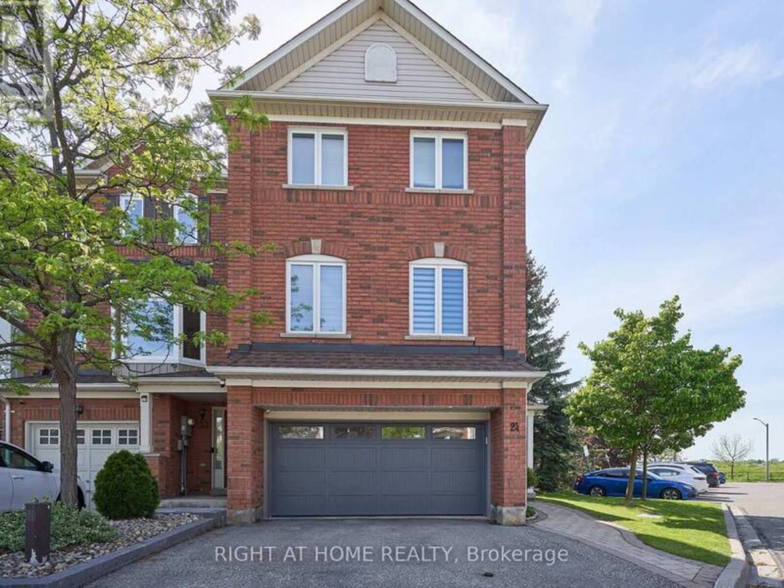 24 - 271 RICHVALE DRIVE S, Brampton, Ontario L6Z 4W7