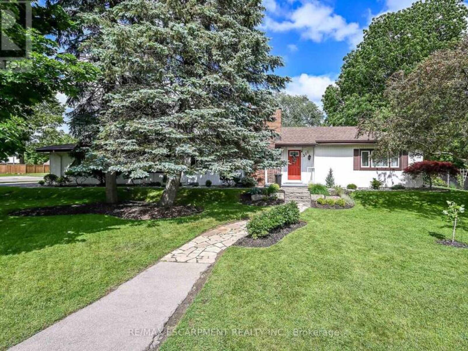 511 FIDDLERS GREEN ROAD, Ancaster, Ontario L9G 1X3