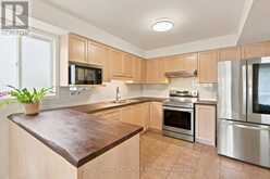 119 ROSSMORE COURT | London Ontario | Slide Image Twelve
