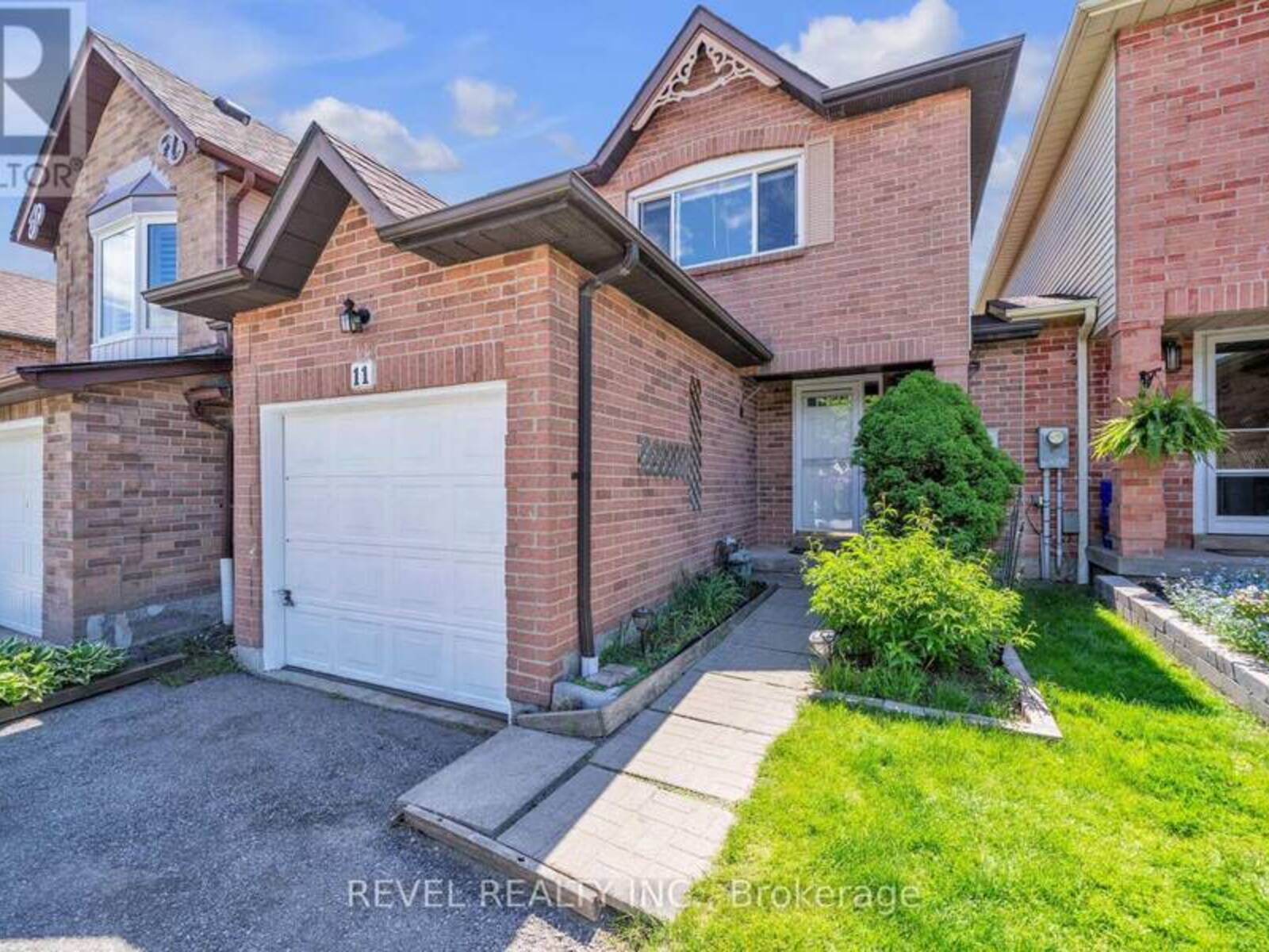 11 CARR DRIVE, Ajax, Ontario L1T 3E1