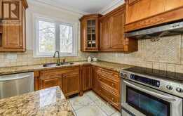 5A PEARSON AVENUE | Richmond Hill Ontario | Slide Image Thirteen