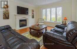 5A PEARSON AVENUE | Richmond Hill Ontario | Slide Image Fifteen