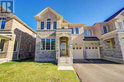 99 KENNETH ROGERS CRESCENT | East Gwillimbury Ontario | Slide Image Three