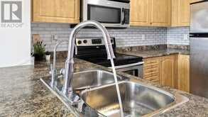318 - 310 RED MAPLE ROAD | Richmond Hill Ontario | Slide Image Ten
