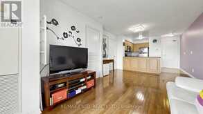 318 - 310 RED MAPLE ROAD | Richmond Hill Ontario | Slide Image Six