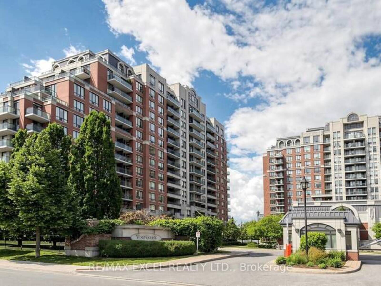 318 - 310 RED MAPLE ROAD, Richmond Hill, Ontario L4C 0T7