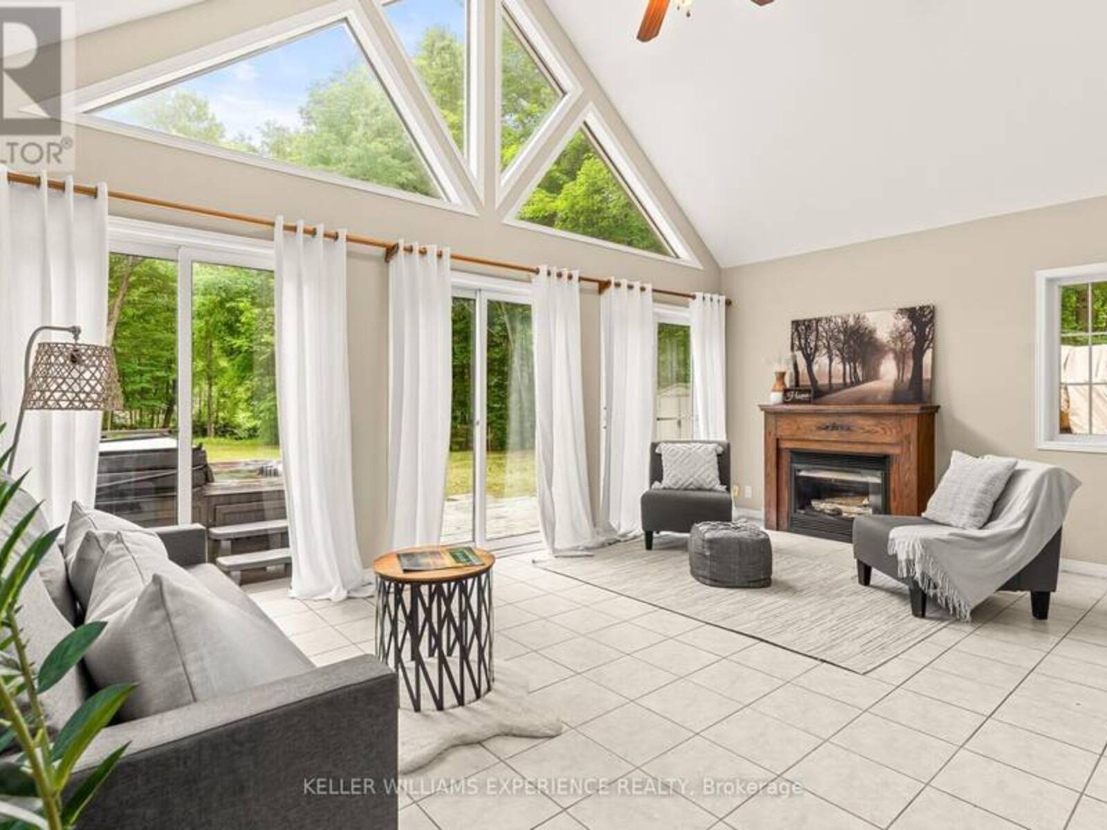 7516 ISLAND CRESCENT W, Washago, Ontario L0K 2B0