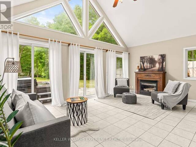 7516 ISLAND CRESCENT W Washago Ontario, L0K 2B0 - 3 Bedrooms Waterfront Home For sale