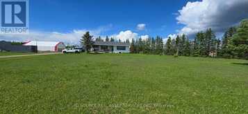 1527 HIGHWAY 11 W | Cochrane Ontario | Slide Image Three