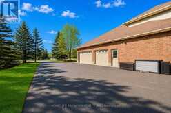 17 BRIDLE PATH | Puslinch Ontario | Slide Image Three