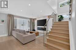 20 UNO DRIVE | Toronto Ontario | Slide Image Nine