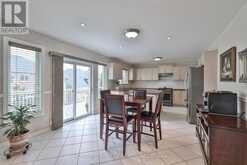 110 RED RIVER CRESCENT | Newmarket Ontario | Slide Image Eleven