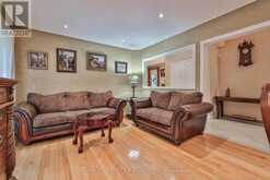 110 RED RIVER CRESCENT | Newmarket Ontario | Slide Image Eighteen