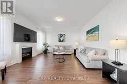 9 BACKHOUSE DRIVE | Richmond Hill Ontario | Slide Image Thirteen