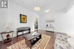 9 BACKHOUSE DRIVE | Richmond Hill Ontario | Slide Image Seventeen