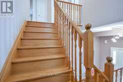 24 CONNAUGHT LANE | Barrie Ontario | Slide Image Sixteen